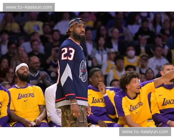 詹姆斯首节14+6主导进攻 41岁高龄仍掌控比赛节奏 詹姆斯首节14+6主导进攻 41岁高龄仍掌控比赛节奏